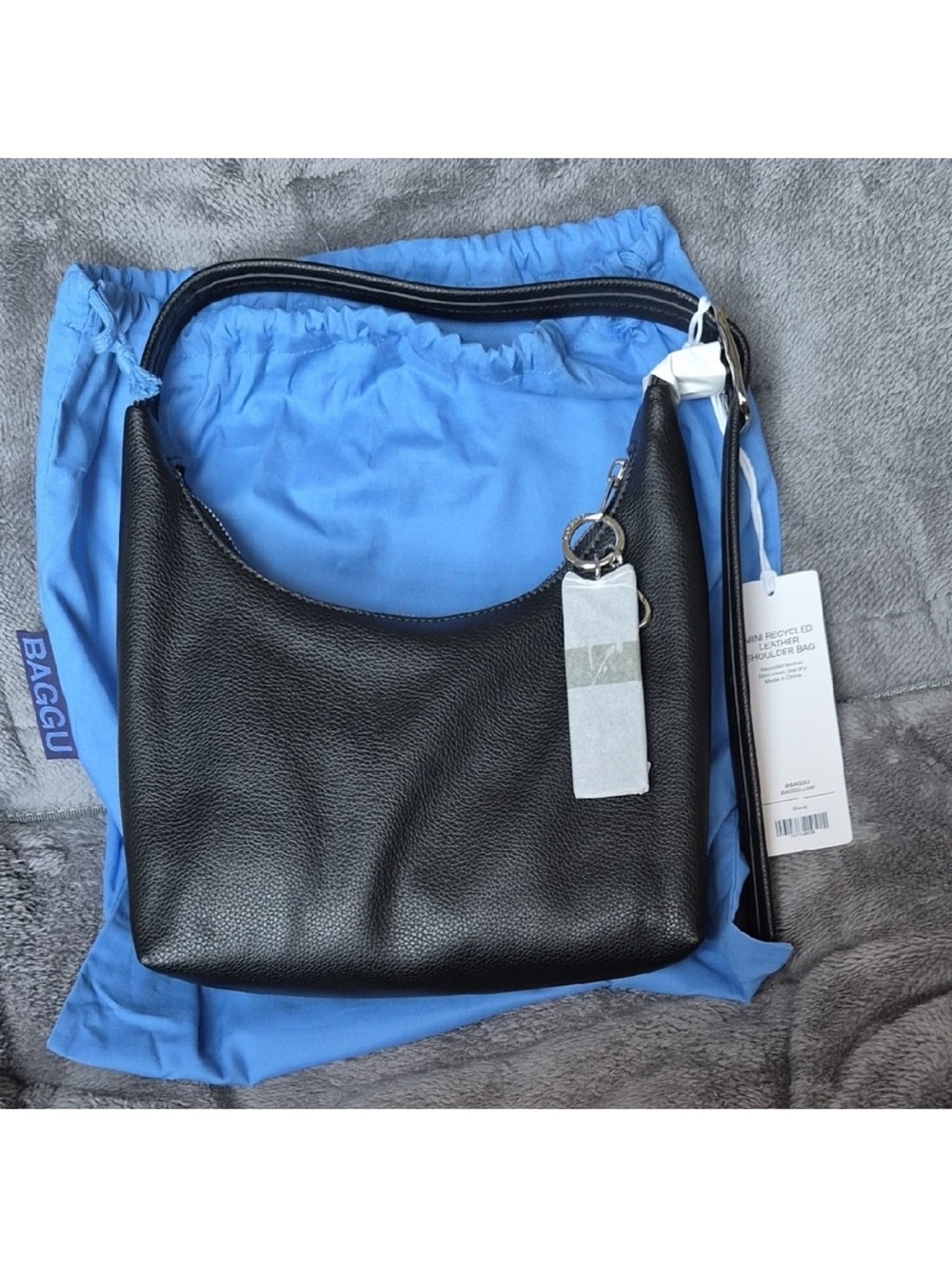 BAGGU Mini Recycled Leather Shoulder Bag
Black NWT NEW WITH TAGS - Picture 7 of 7